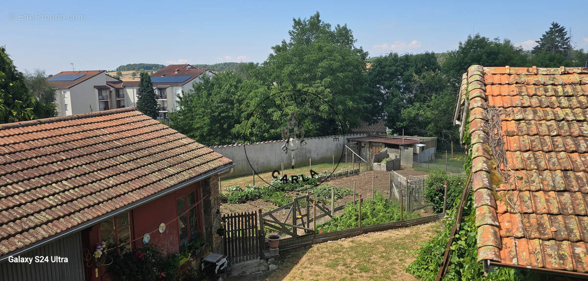 Maison de village ensoleillée à saint laurent de chamousset - photo 1