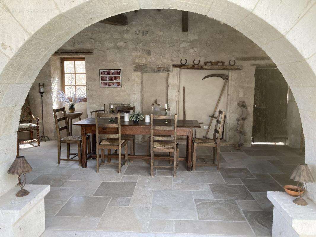 Maison à CAHUZAC-SUR-VERE