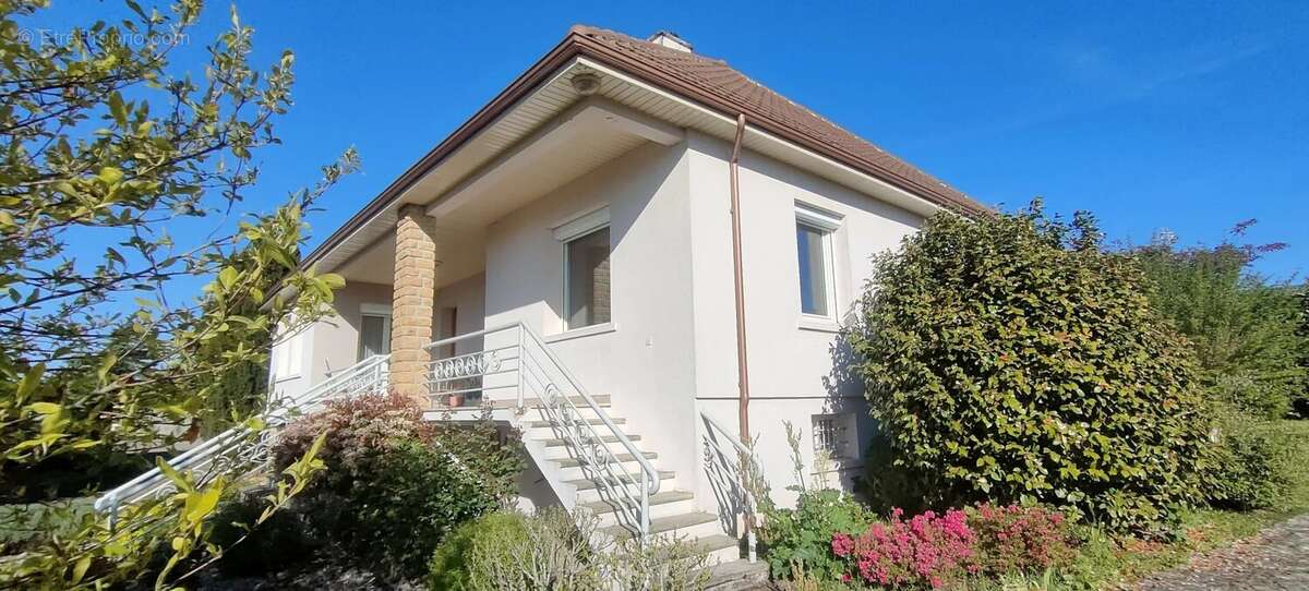 Maison à DOMPIERRE-LES-ORMES