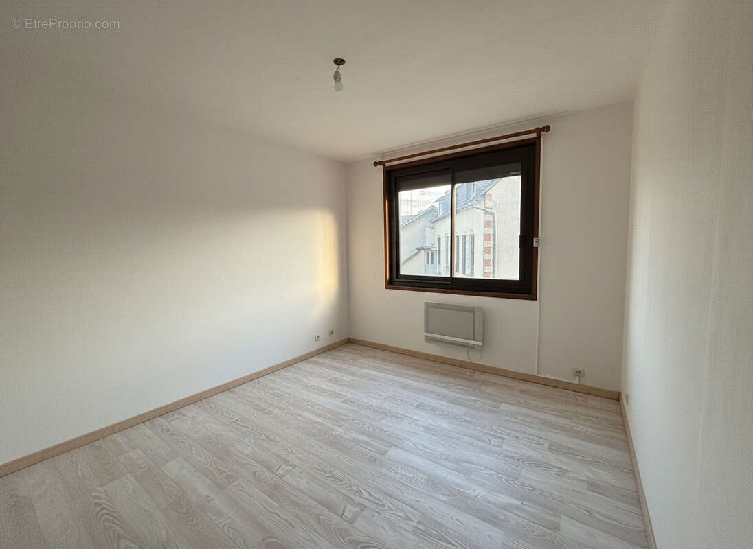 Appartement à ONET-LE-CHATEAU