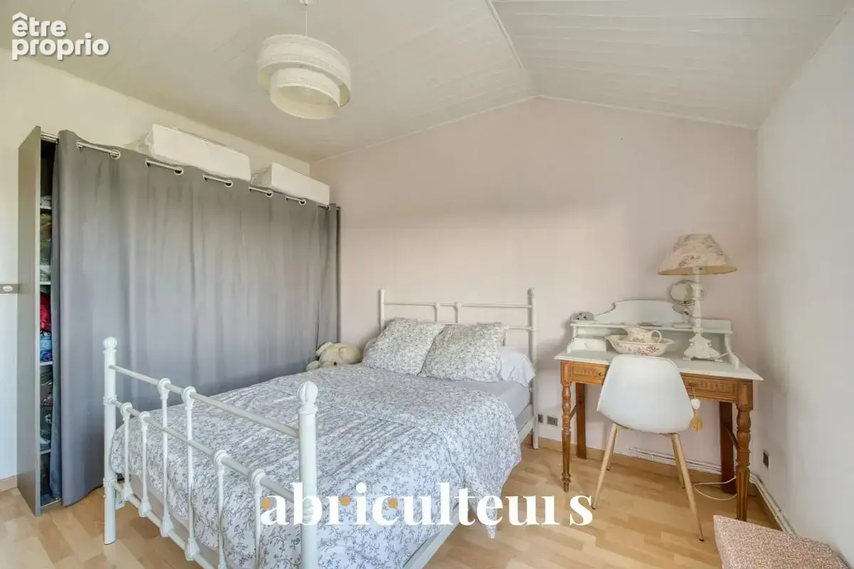 Maison familiale de 154 m² avec piscine en vente à Val-de-Cognac (16370) - photo 13