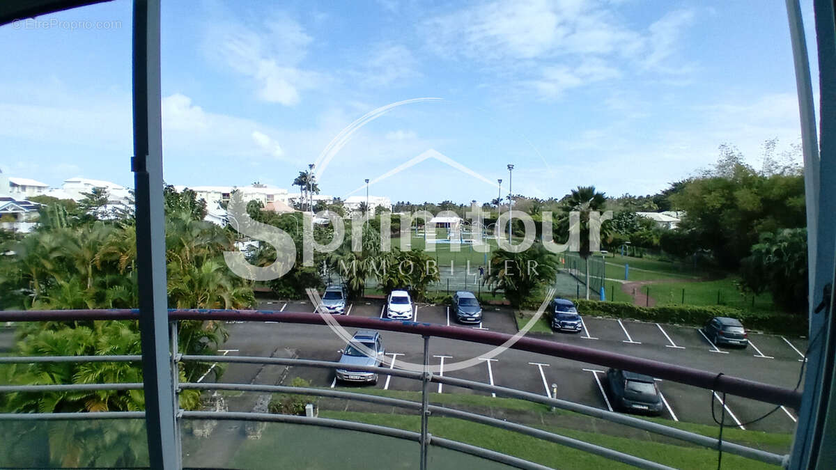 Appartement à BAIE-MAHAULT