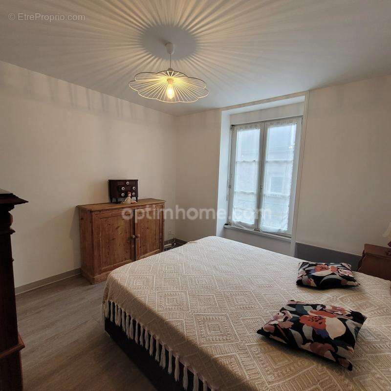 DINAN (22) plein centre ville - Appartement T3 de 52.25 m² avec 2 Chambres - 2ème étage sans ascenceur - photo 7