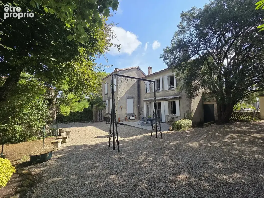 Maison à BARBEZIEUX-SAINT-HILAIRE
