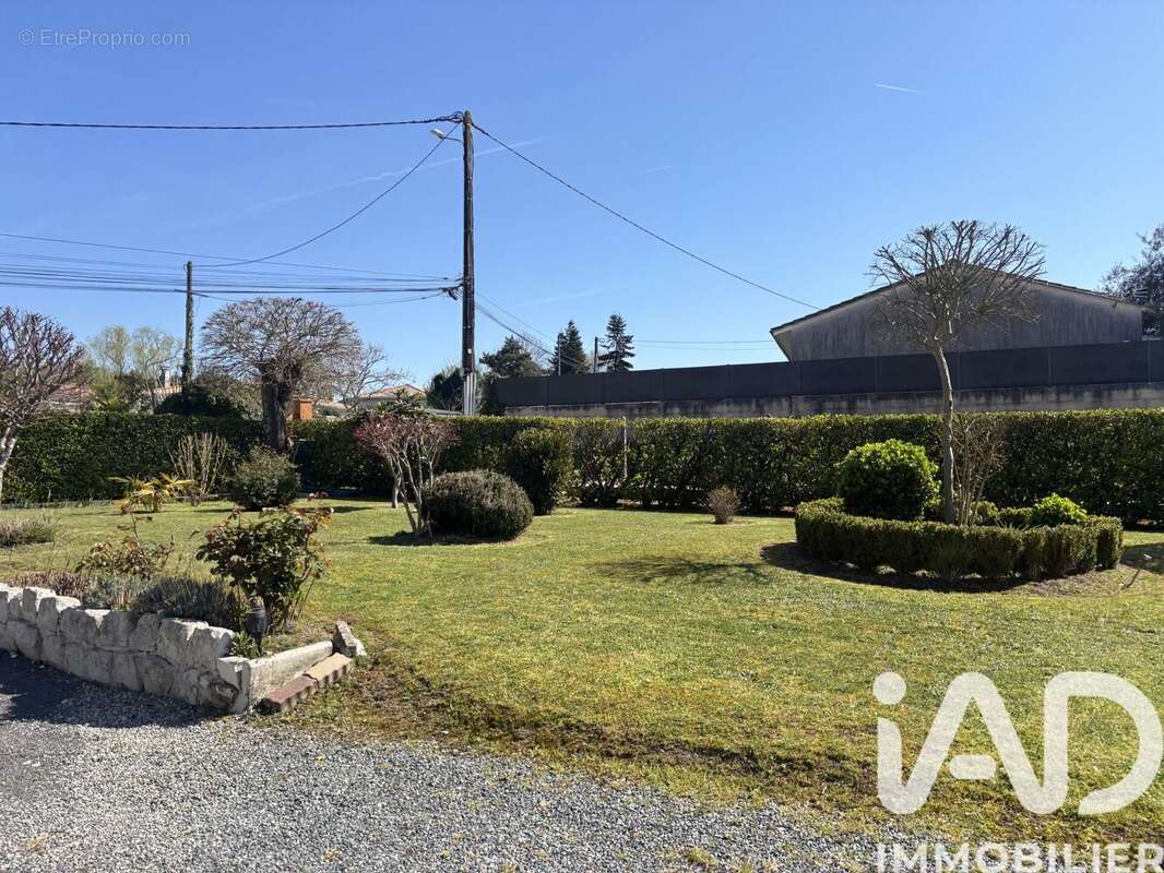Maison 113 m² à La Lande-De-Fronsac  - photo 8