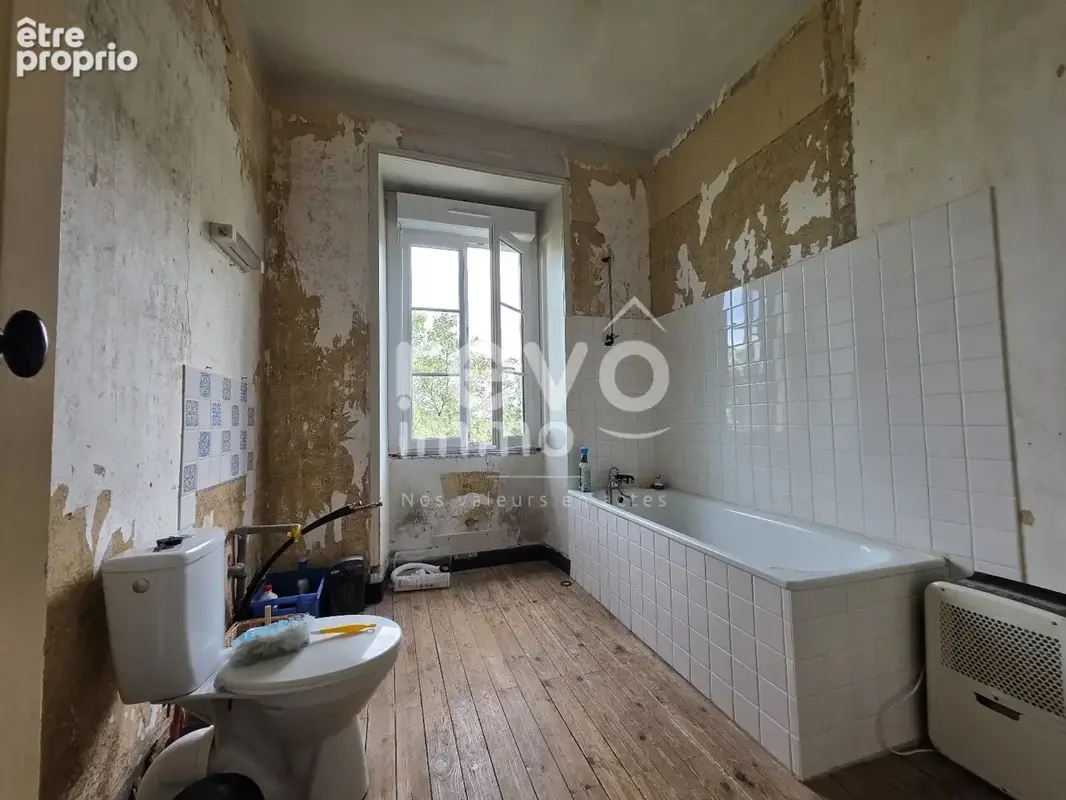 Saint-julien-de-vouvantes (44670)  ancien presbytère en pierres  191 m²  terrain 4 008 m² - photo 12