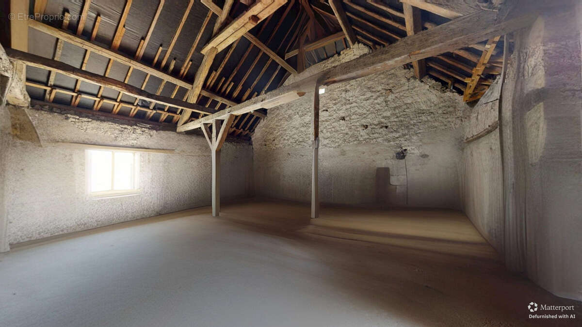 Appartement à HYEVRE-PAROISSE