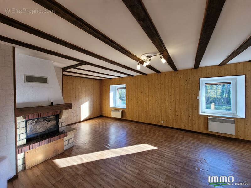 Appartement à FRESSE-SUR-MOSELLE