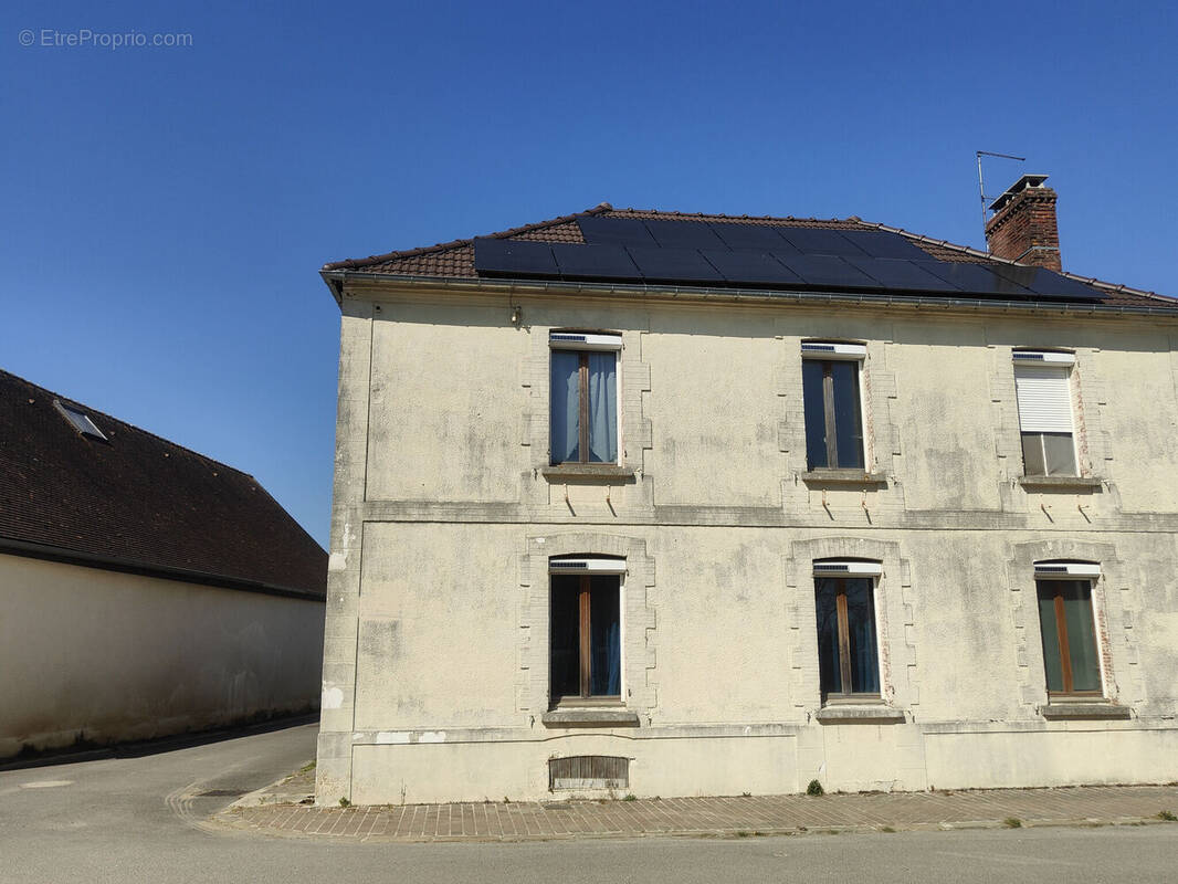 Photo 1 - Maison à BETON-BAZOCHES