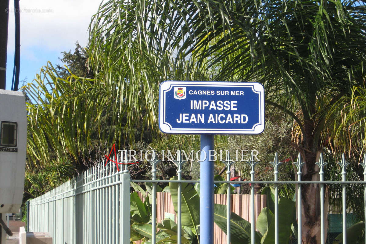 Parking à CAGNES-SUR-MER