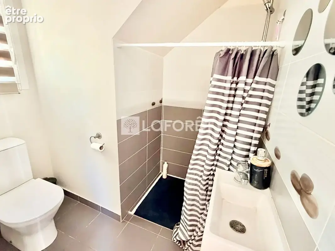 Maison récente en R+1. 4 chambres sur 816m2 terrain avec piscine - photo 7