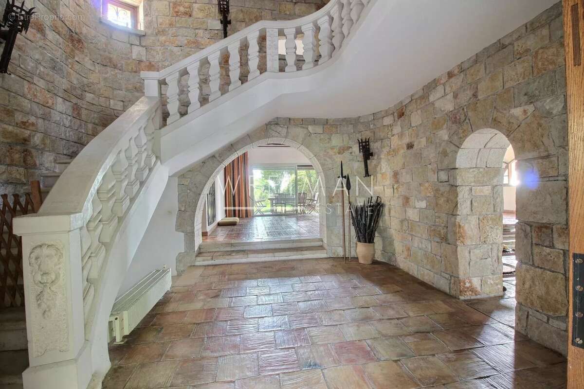 Maison à COLOMARS