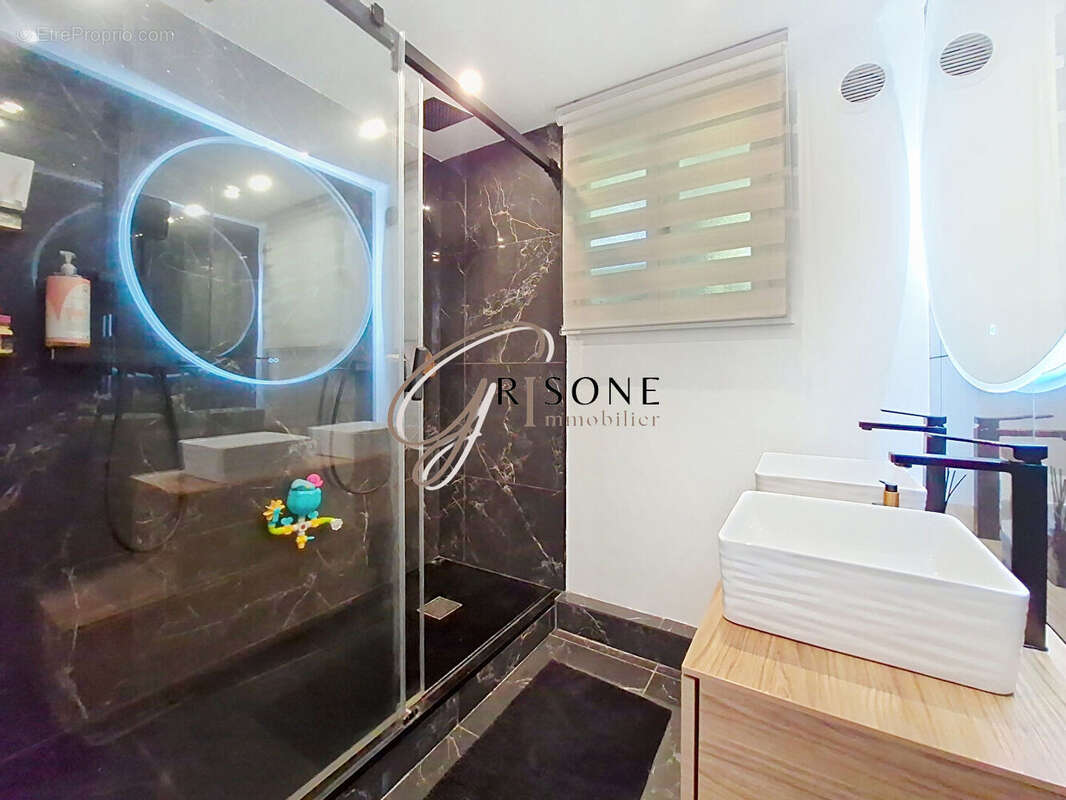 Appartement à SIX-FOURS-LES-PLAGES