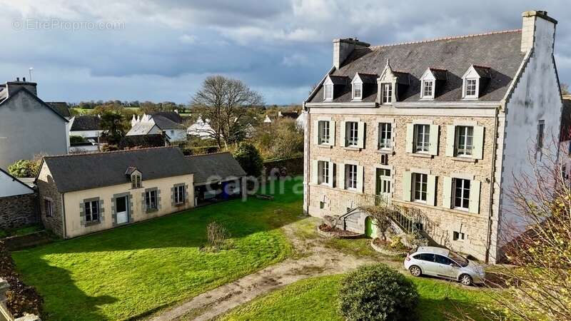 Maison à CARHAIX-PLOUGUER