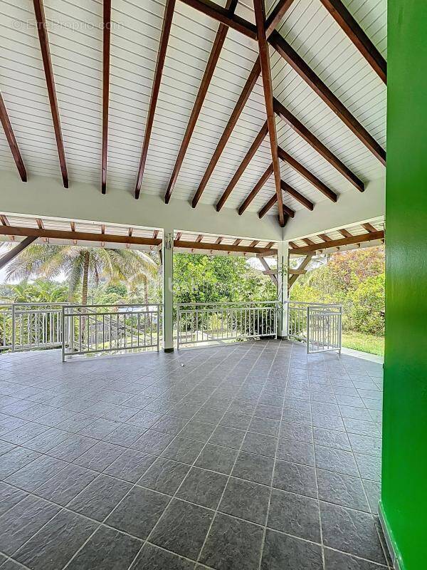 Maison à PETIT-BOURG