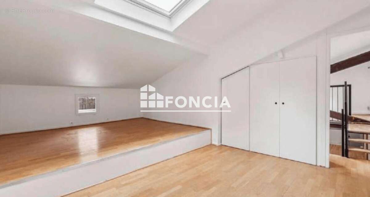 Appartement à PARIS-10E