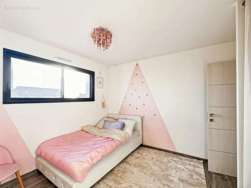 Maison à LES PONTS-DE-CE