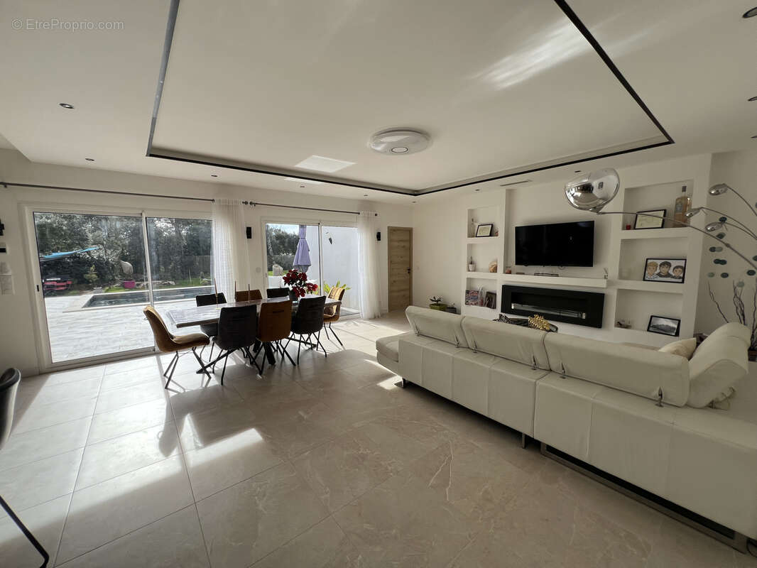 Maison à SILLANS-LA-CASCADE