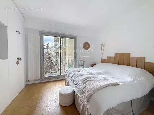 Appartement à NEUILLY-SUR-SEINE