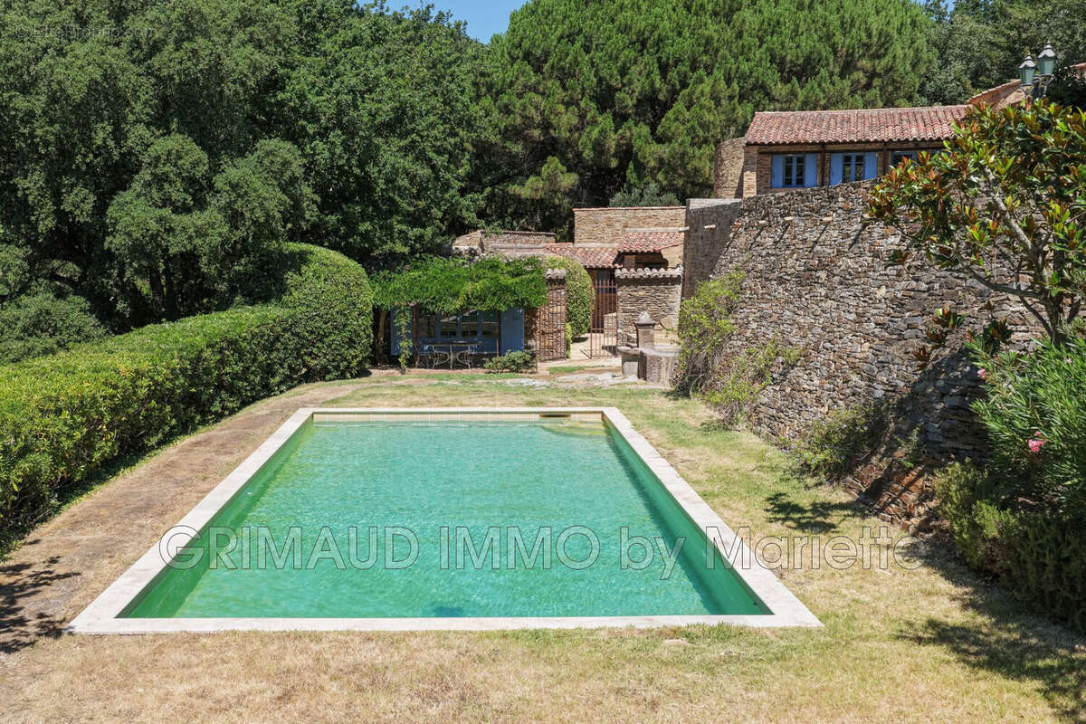 Maison à LA GARDE-FREINET