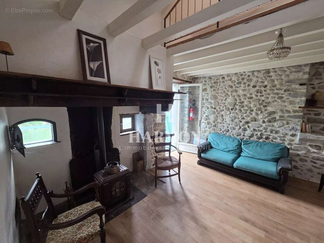 À vendre – Gîte de charme avec deux logements indépendants et vue sur les montagnes - photo 8