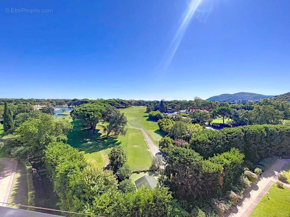 Appartement à MANDELIEU-LA-NAPOULE