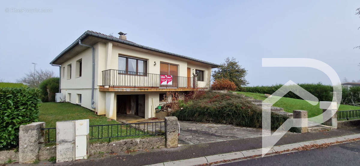 Maison à AMANVILLERS