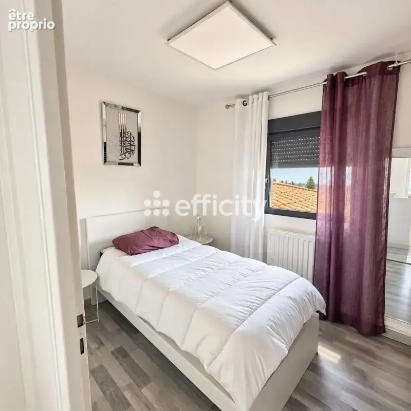 Maison 5 pièces 180 m² à vendre à Vaulx-En-Velin (69120) - photo 13