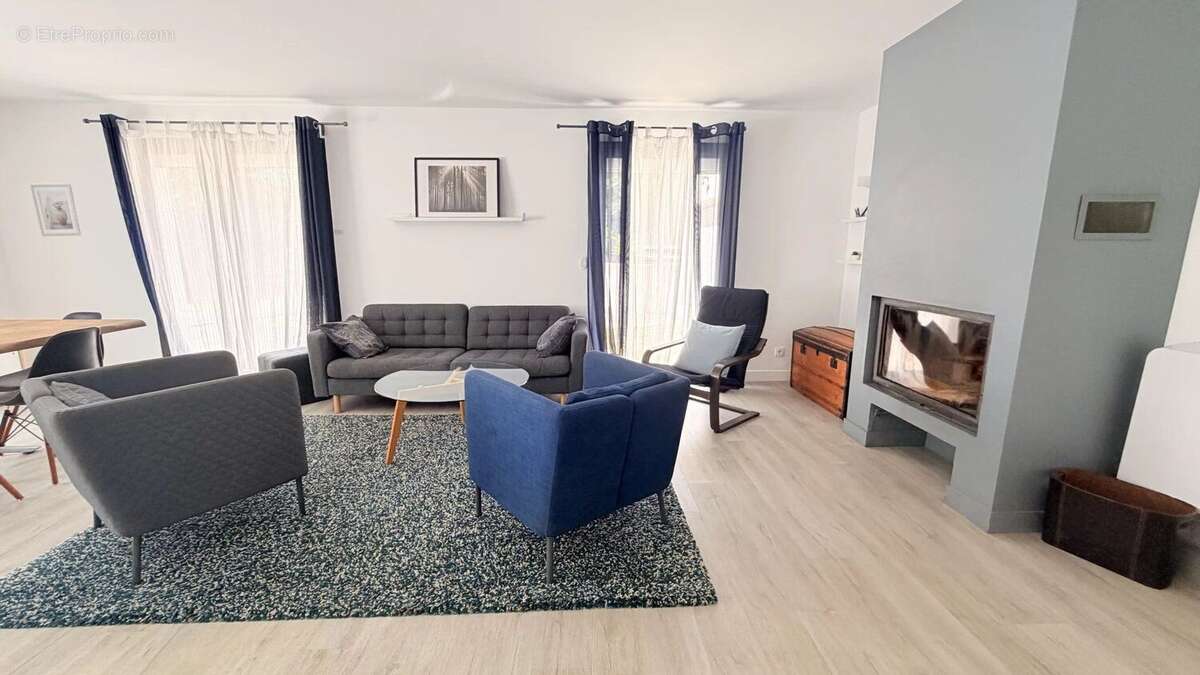 Maison à POURRIERES