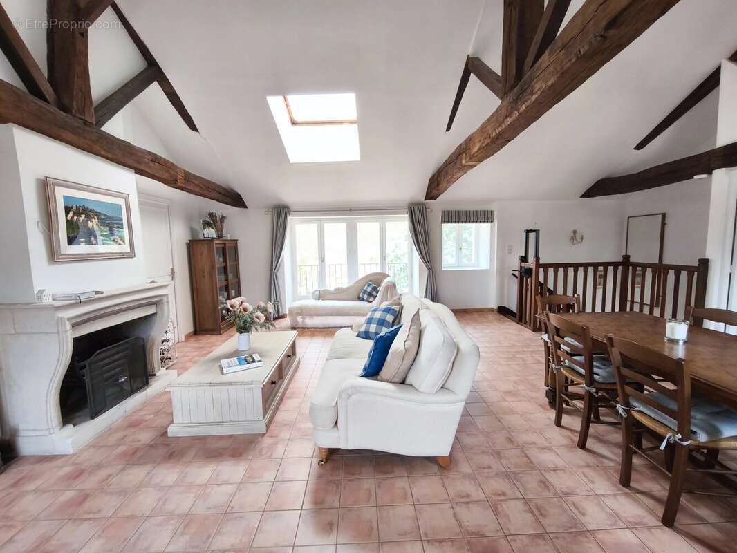 Charmant appartement en duplex de deux chambres au sein d'un magnifique domaine de château - photo 6