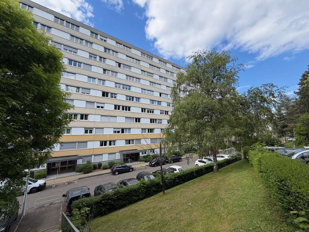 Appartement 80 m² à Saint-Etienne  - photo 9