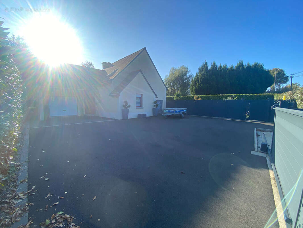 Maison à JUGON-LES-LACS