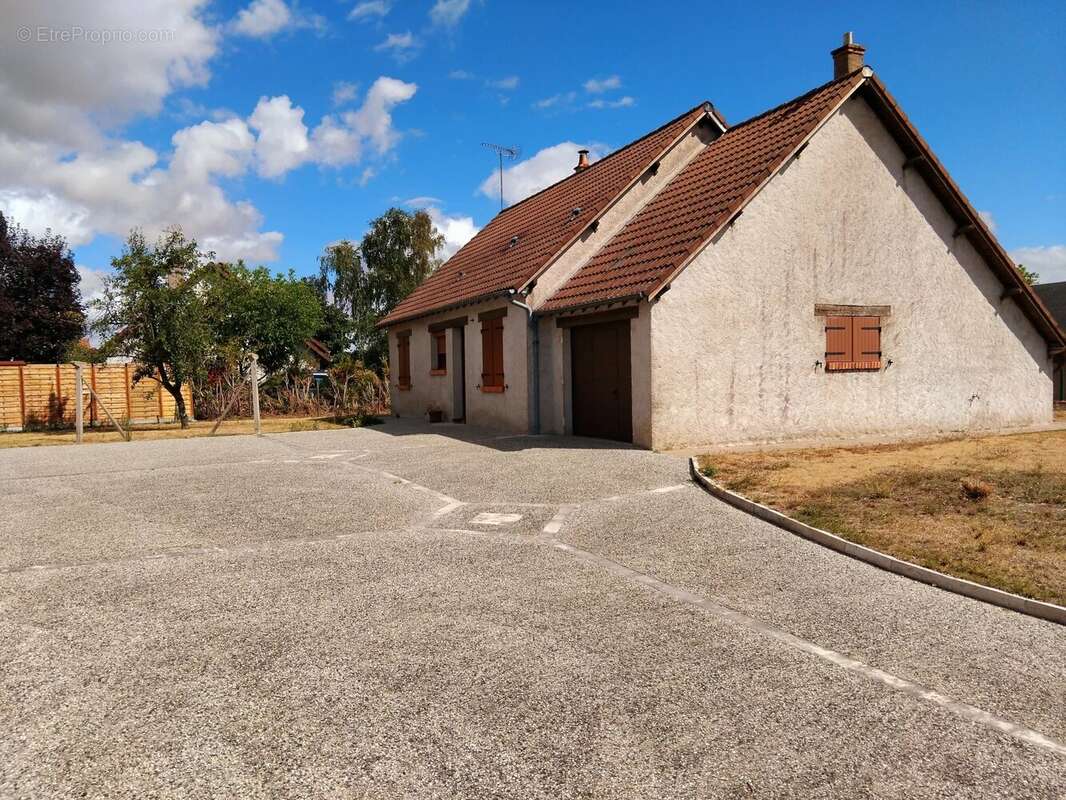 Pavillon au calme, jardin, garage et combles aménageables - photo 2