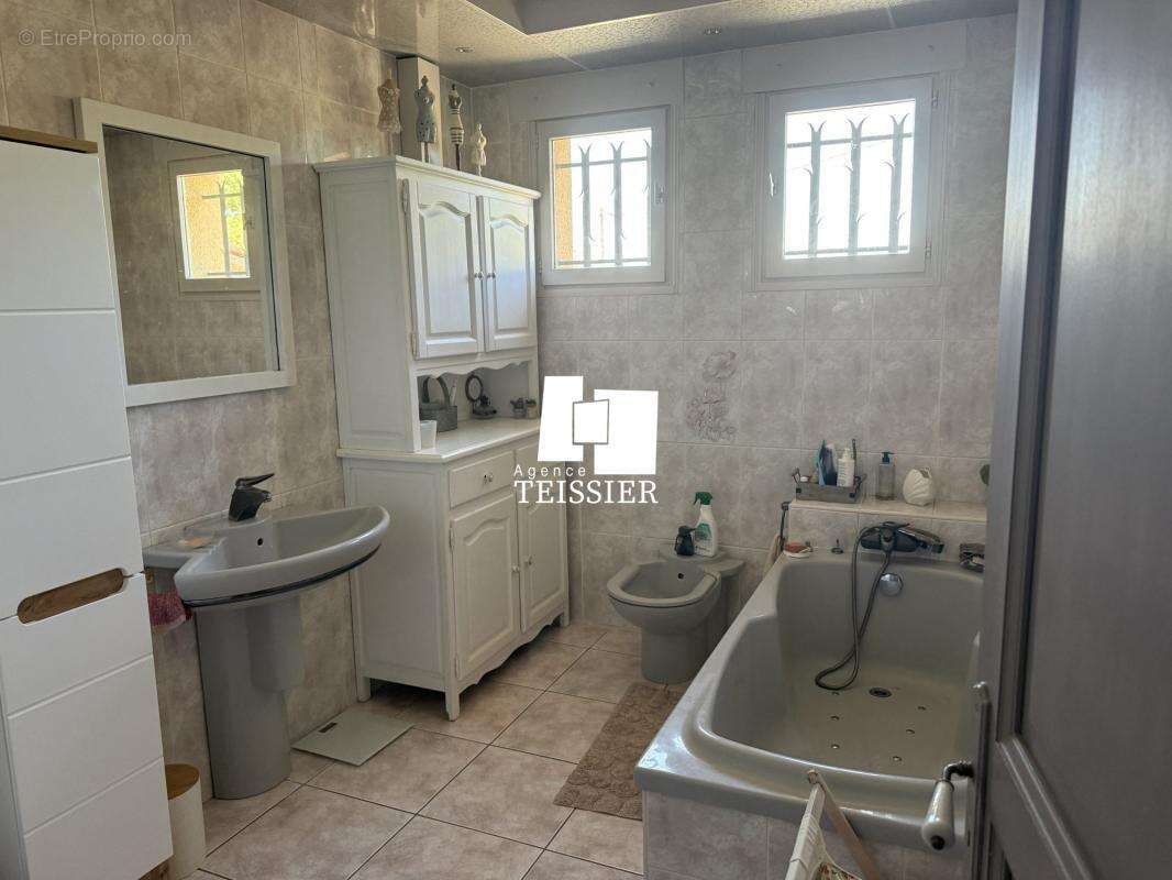 Sud Ardèche /Gard : Secteur St Ambroix 30500, Villa provençale - photo 30
