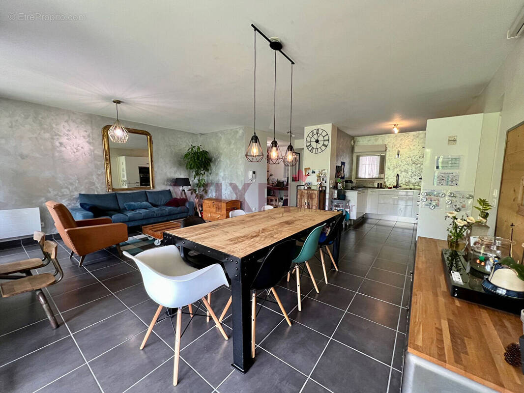 Appartement à SAINT-ISMIER