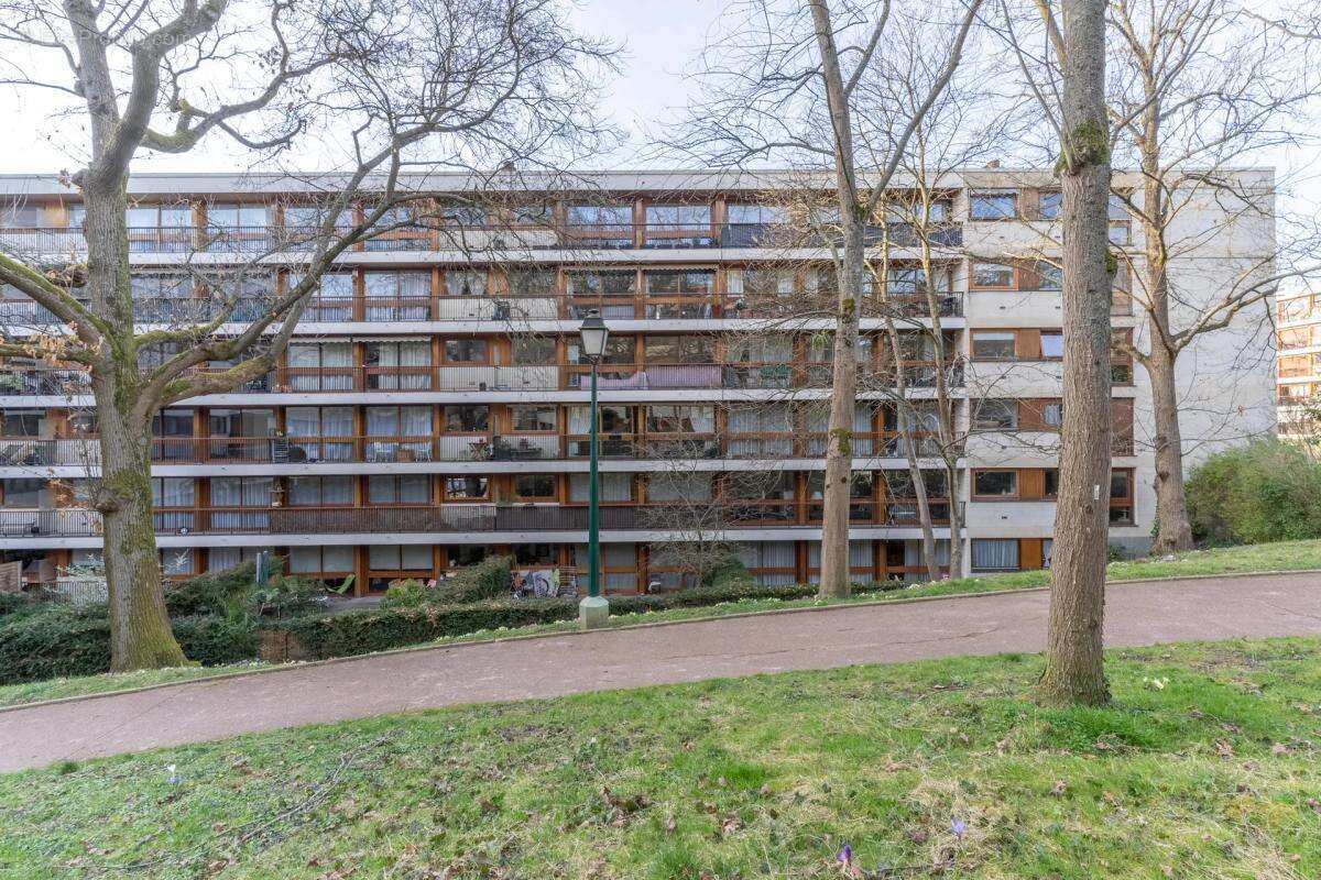 Appartement à LA CELLE-SAINT-CLOUD
