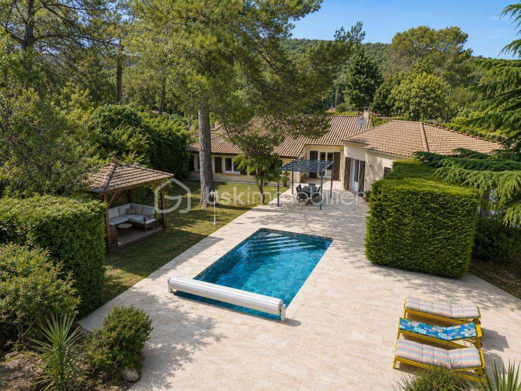 Villa double - plain-pied de 195 m² – Piscine – Garage 35m²– Terrain plat et clos - photo 3