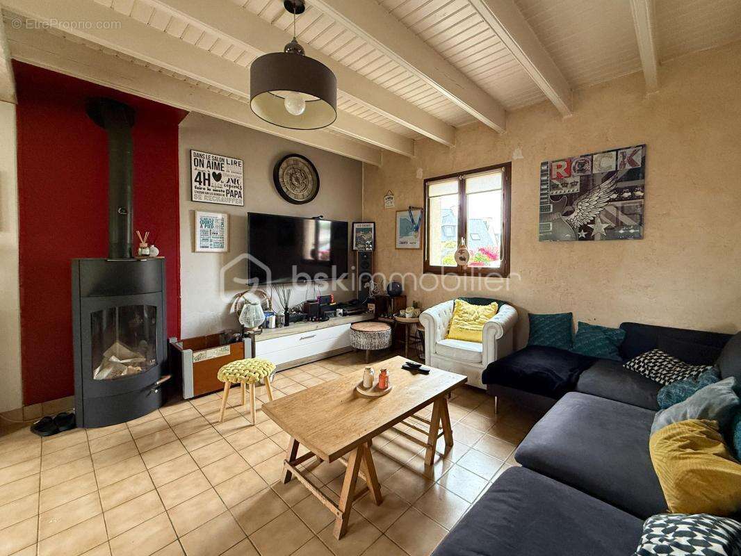 Maison à KERLOUAN