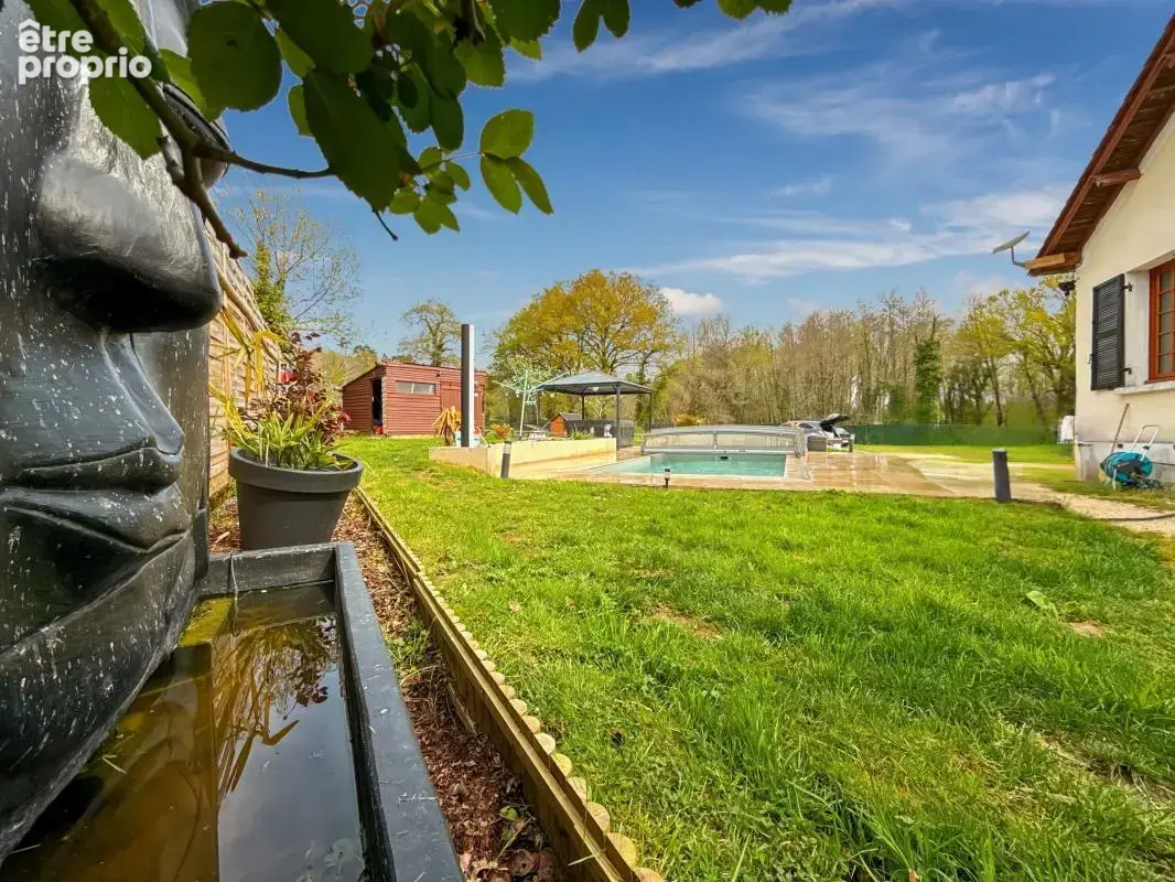  À VENDRE – DOUZILLAC (24190) Maison rénovée avec piscine – 156 m² habitables – Terrain clos de 1 326 m² – 195 000€ FAI - photo 4