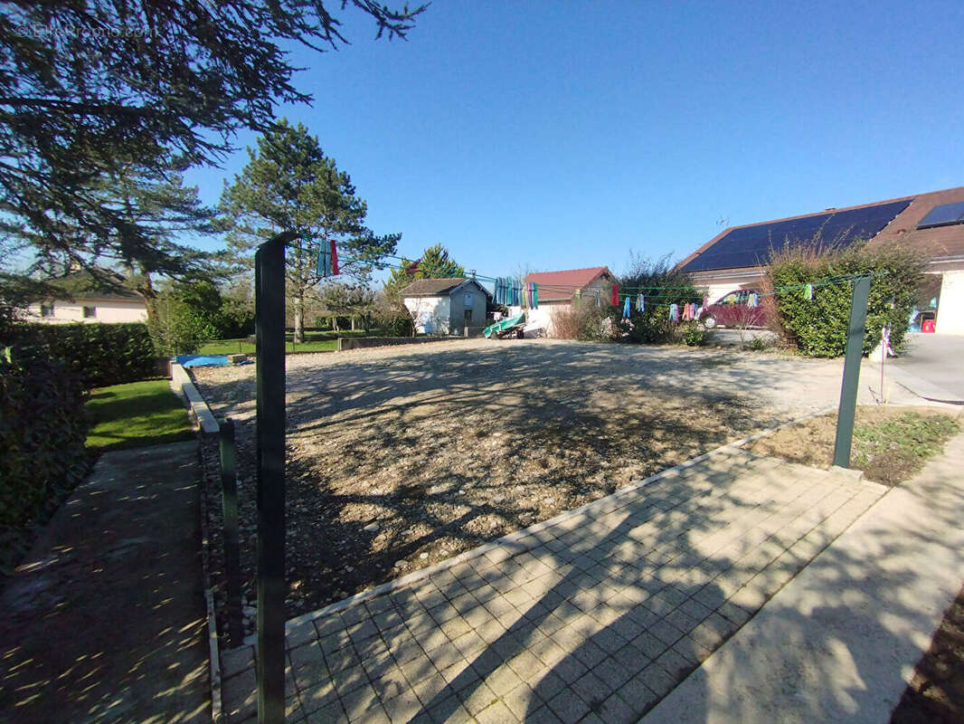 Maison à LONS-LE-SAUNIER