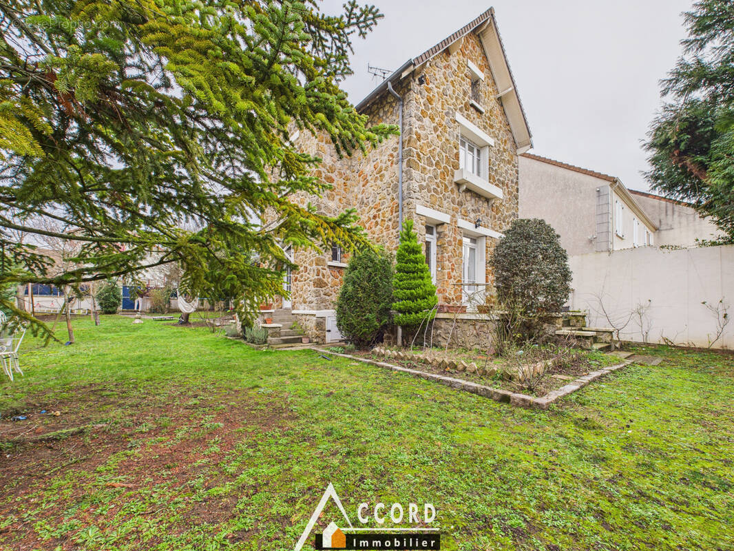 Maison à SARTROUVILLE