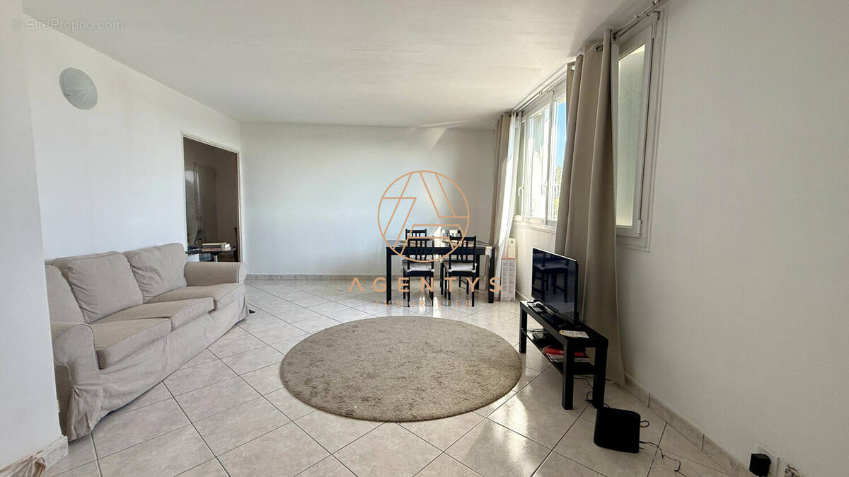 Appartement à LE PLESSIS-TREVISE