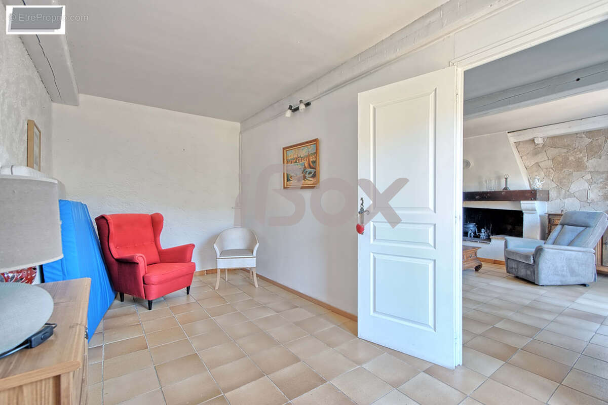 Maison à SOLLIES-TOUCAS