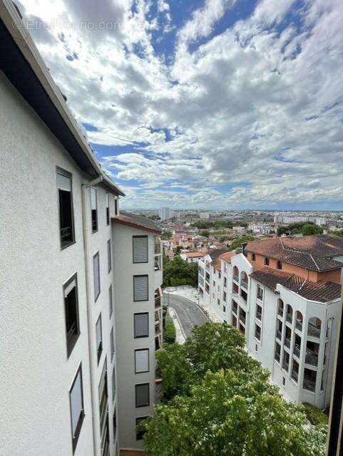   - Appartement à TOULOUSE