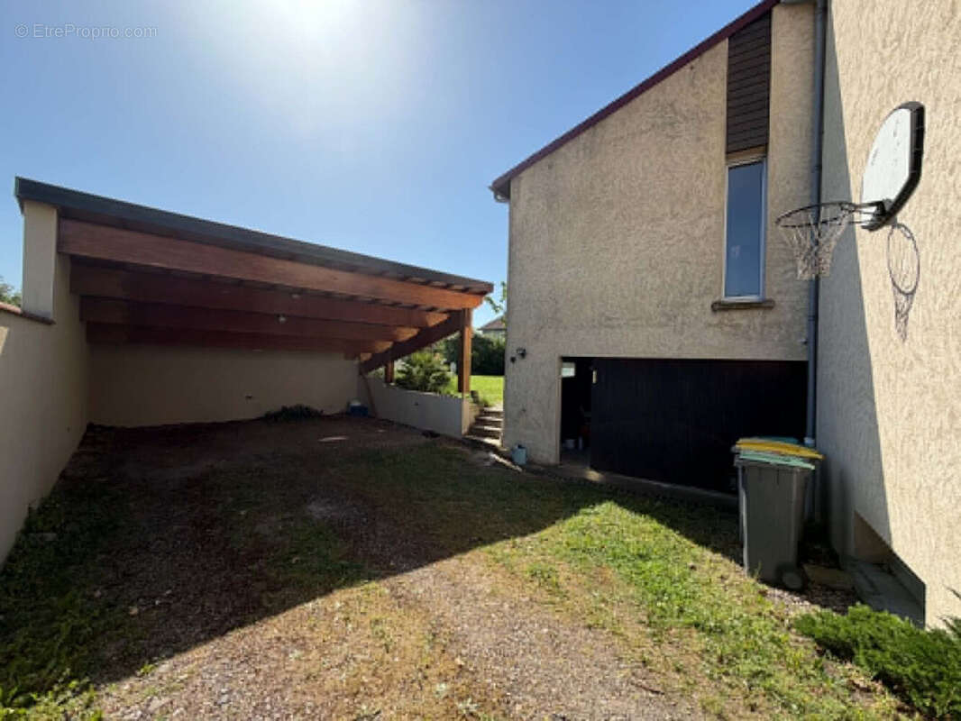 Maison 176 m² à Pont-Du-Chateau  - photo 5