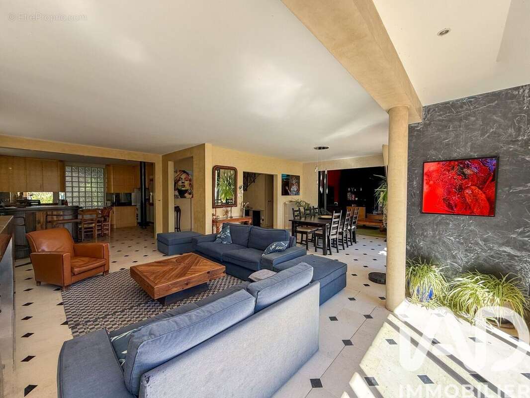 Maison 293 m² à Mont-Saint-Aignan  - photo 3