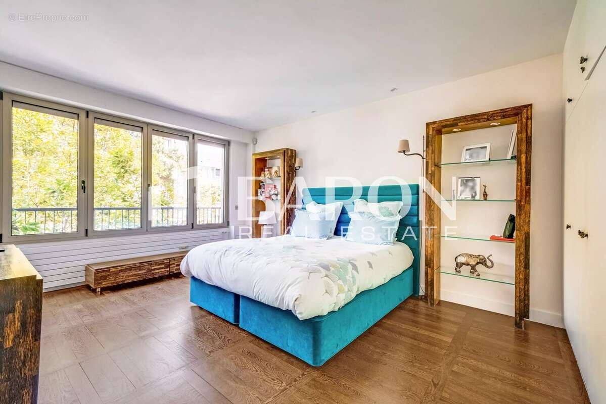 Appartement à NEUILLY-SUR-SEINE