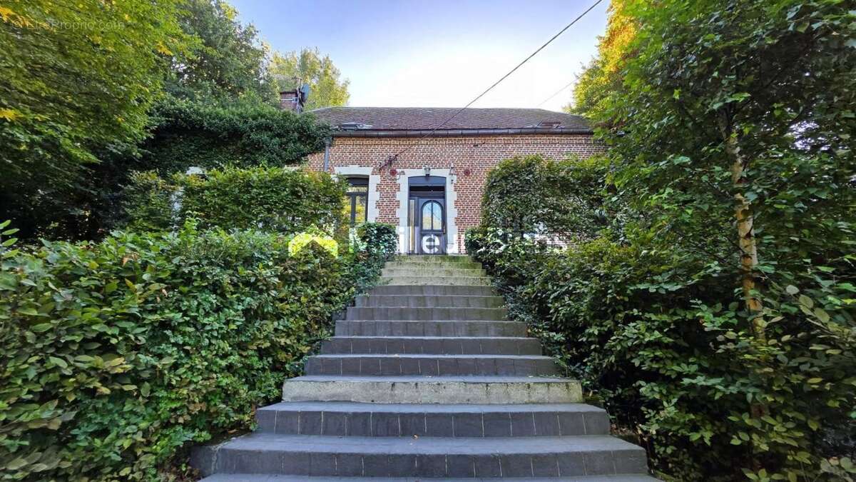 Maison à SAINT-MARTIN-SUR-ECAILLON