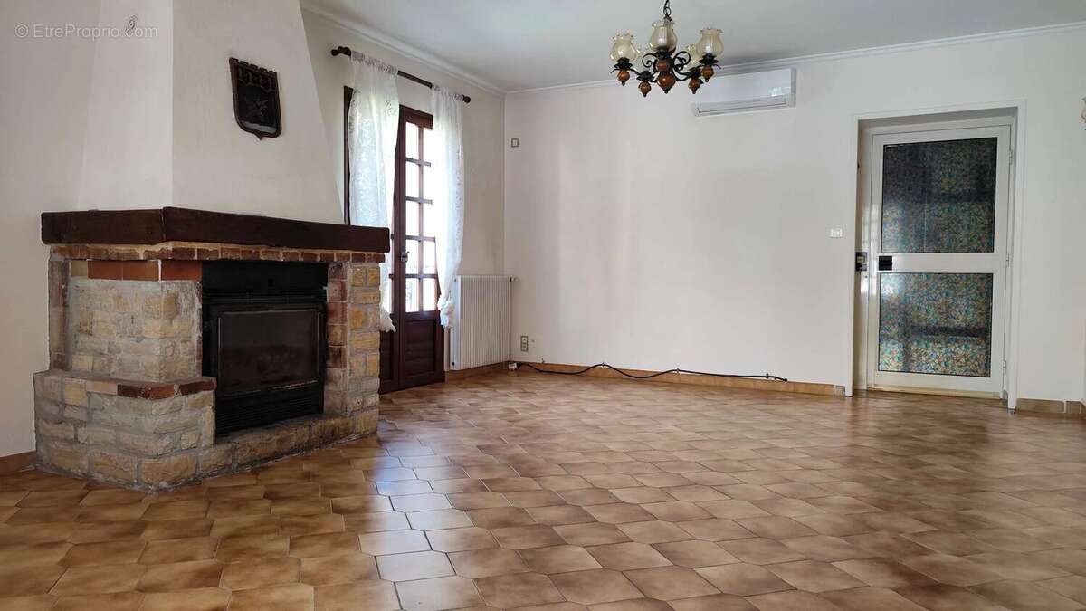 Maison 157 m² - Ascenseur - Garage - Terrain 930 m² - photo 12