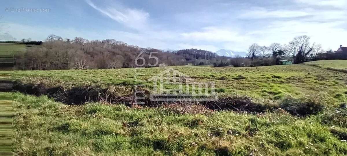 Terrain à MONTIGNAC
